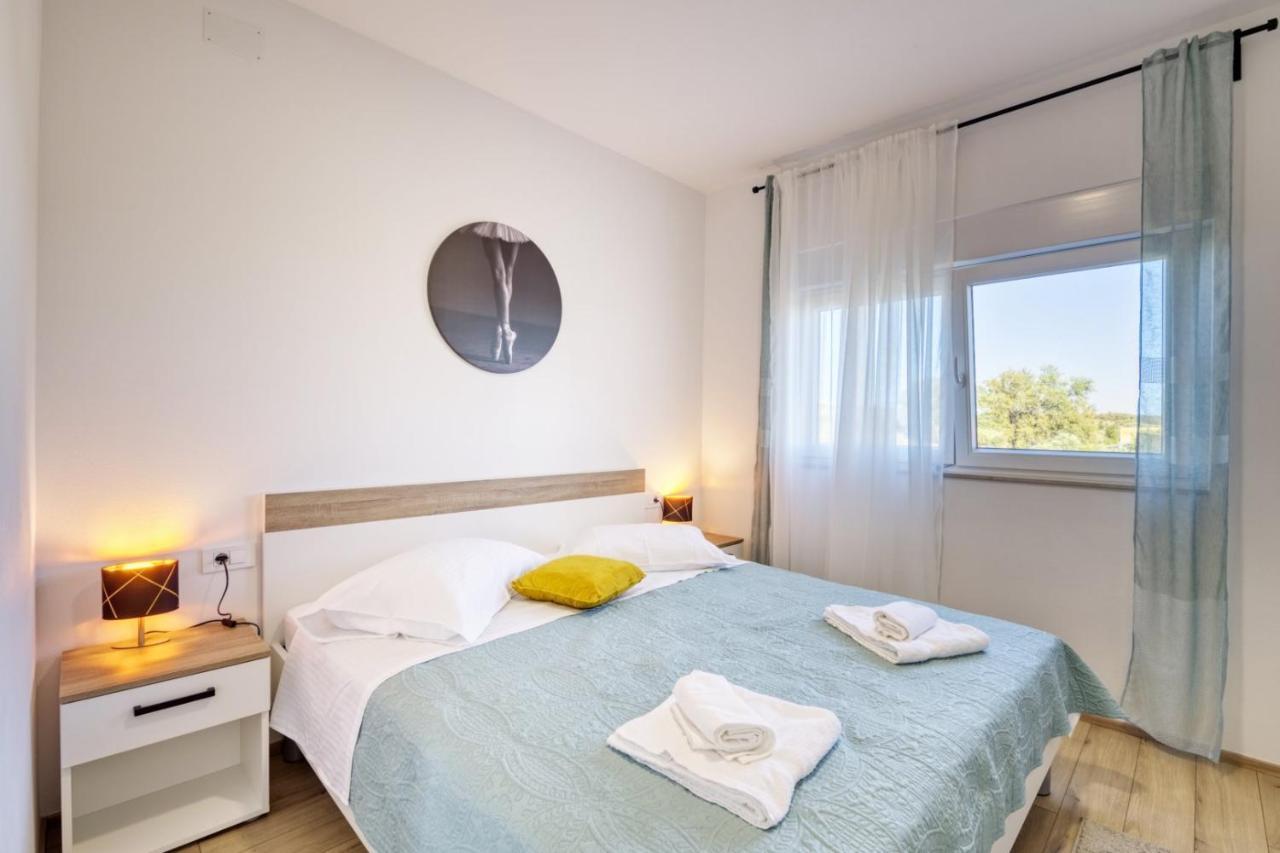 Crowonder Sun Dance Apartments With Heated Swimming Pool Seaview And Garden スベティ・フィリップ・イ・ヤコブ エクステリア 写真