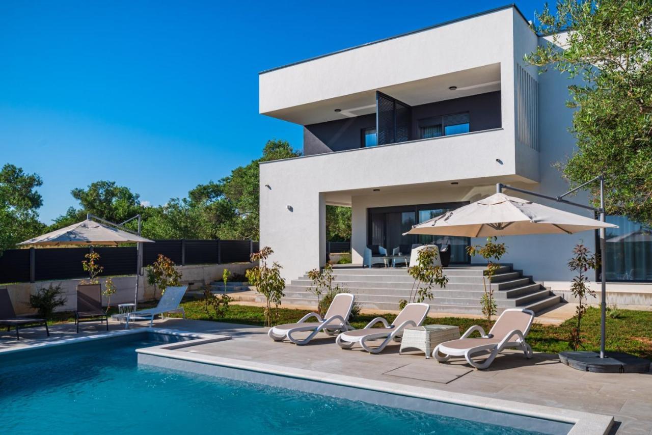 Crowonder Sun Dance Apartments With Heated Swimming Pool Seaview And Garden スベティ・フィリップ・イ・ヤコブ エクステリア 写真