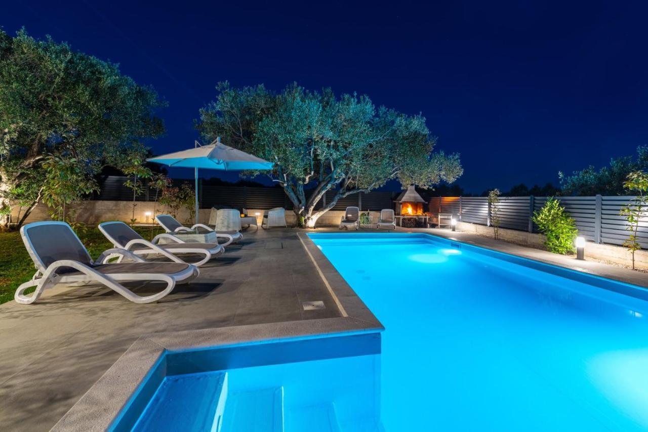Crowonder Sun Dance Apartments With Heated Swimming Pool Seaview And Garden スベティ・フィリップ・イ・ヤコブ エクステリア 写真