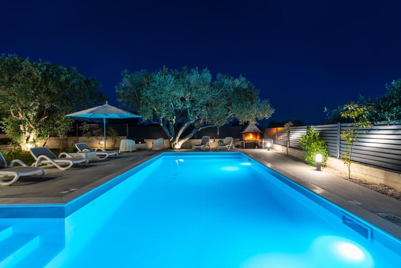 Crowonder Sun Dance Apartments With Heated Swimming Pool Seaview And Garden スベティ・フィリップ・イ・ヤコブ エクステリア 写真